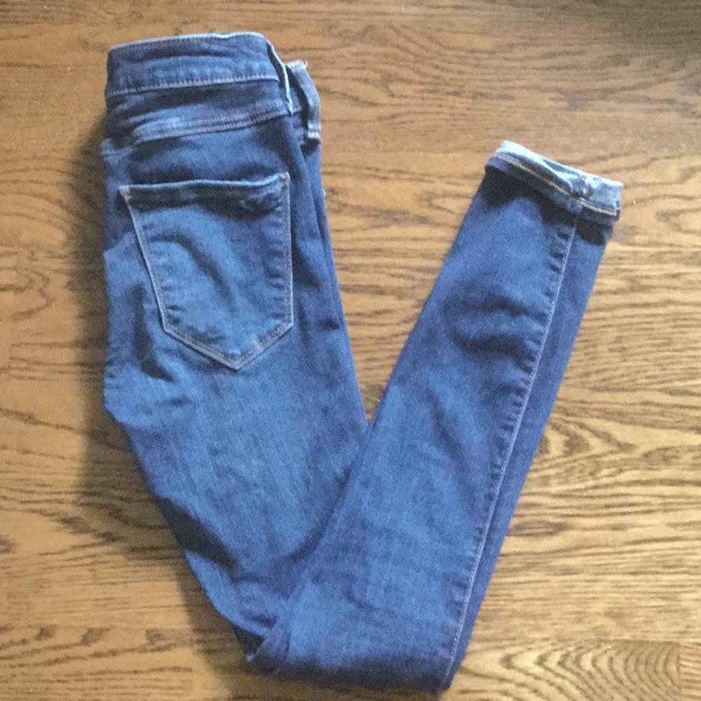 EUC hollister midrise skinny denim💕 - Picture 4 of 4